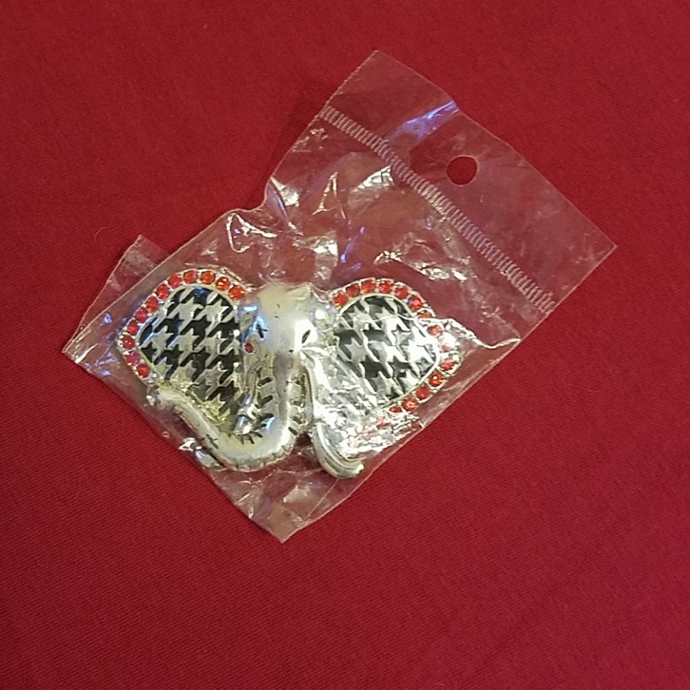 BAMA pendant. NWOT